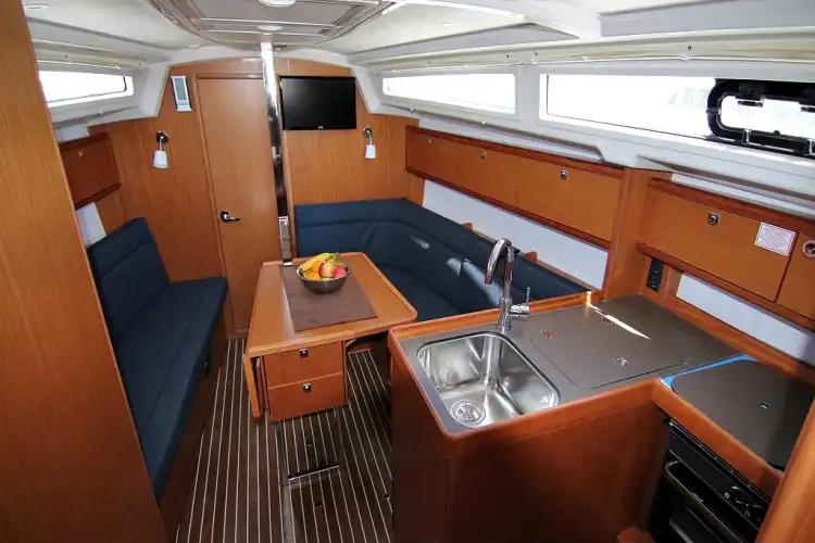 Bavaria Cruiser 34 - Lucy