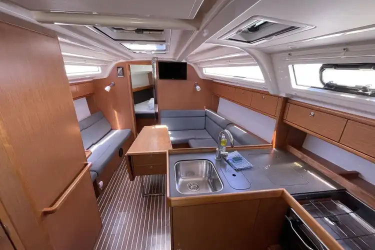 Bavaria Cruiser 37 - 3 cab. - Andrea