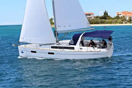 Oceanis 38.1 - Ariela