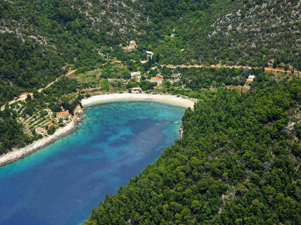 Croatian island bays - oases for sailors